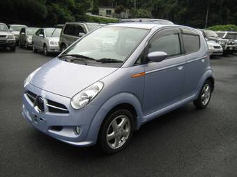 2005 Subaru R2 Photos