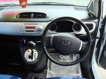 2005 Subaru R2 Pictures