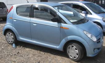 2005 Subaru R2 Pics