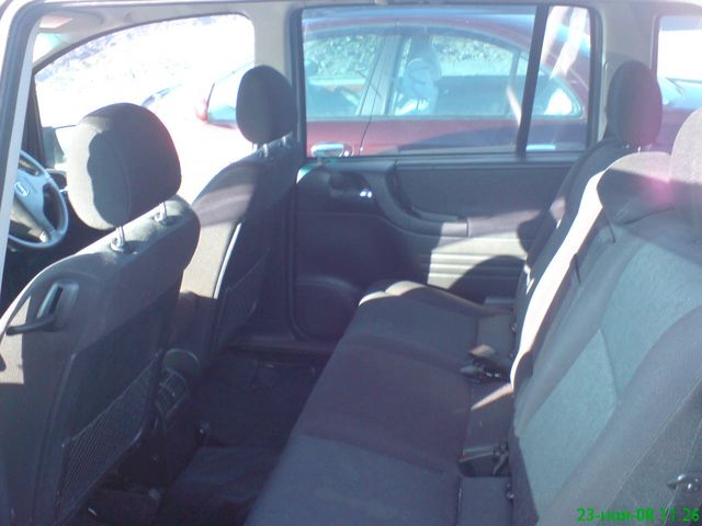 2001 Subaru Traviq