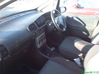 2001 Subaru Traviq Pictures