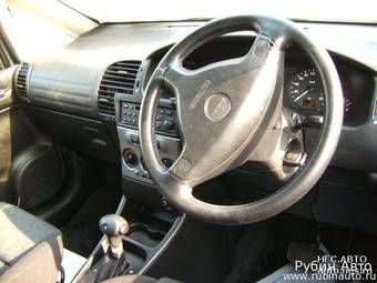 2001 Subaru Traviq Photos