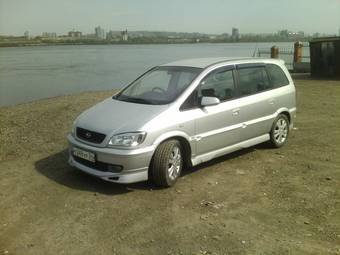 2001 Subaru Traviq Pictures