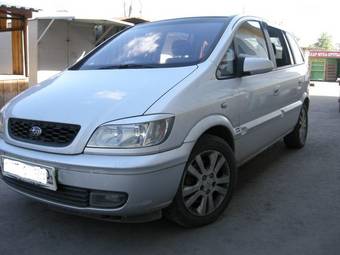 2001 Subaru Traviq Pictures