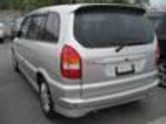 2001 Subaru Traviq Pictures