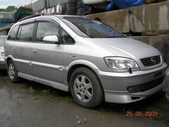 2001 Subaru Traviq Pictures