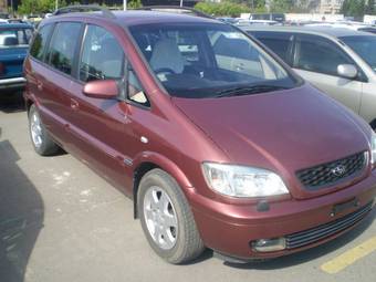 2001 Subaru Traviq Photos
