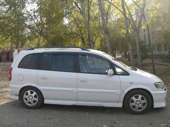 2001 Subaru Traviq Photos