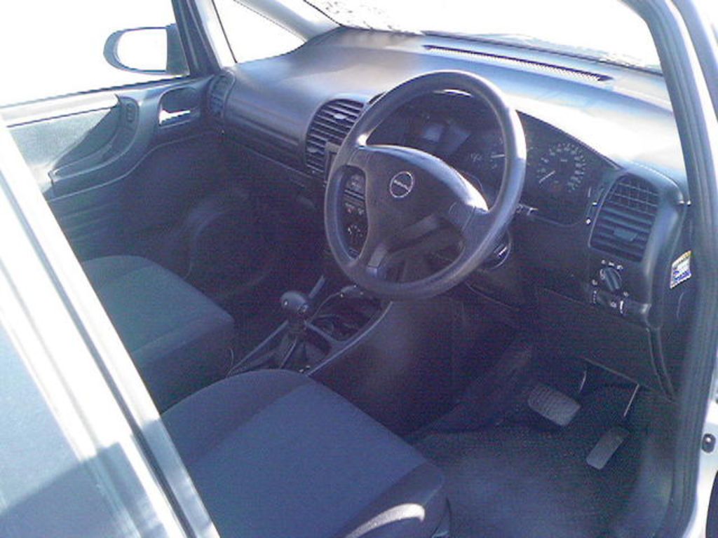 2002 Subaru Traviq