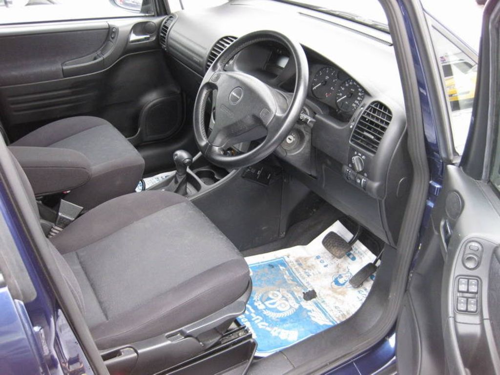 2002 Subaru Traviq