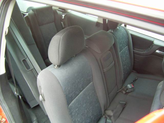 2002 Subaru Traviq Images