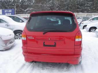 2002 Subaru Traviq Pictures