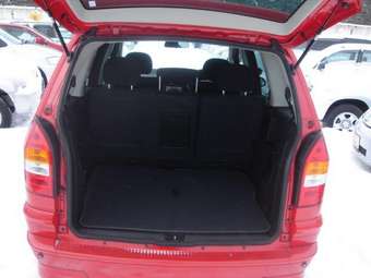 2002 Subaru Traviq Photos