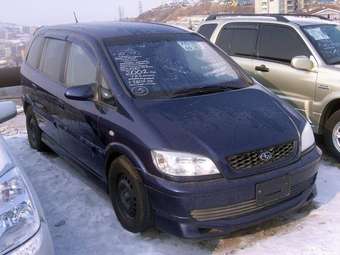 2002 Subaru Traviq Photos