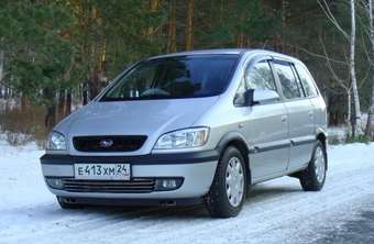 2002 Subaru Traviq Photos
