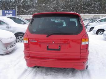 2002 Subaru Traviq Pictures
