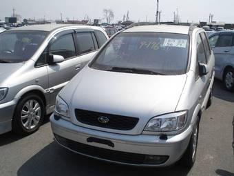 2002 Subaru Traviq Photos