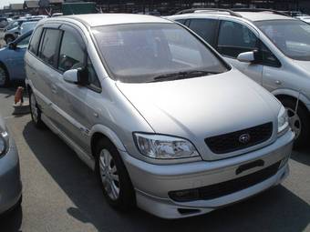 2002 Subaru Traviq Photos