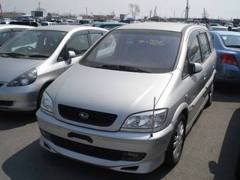 2002 Subaru Traviq Pictures