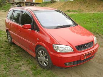 2002 Subaru Traviq Photos