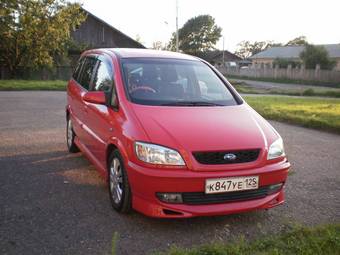 2002 Subaru Traviq Photos