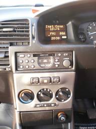 2002 Subaru Traviq Pictures