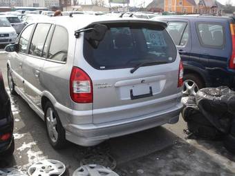 2003 Subaru Traviq Pictures