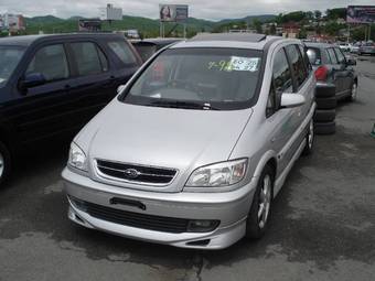 2003 Subaru Traviq Pictures