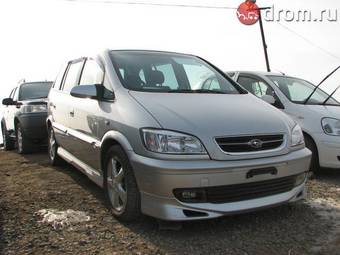 2003 Subaru Traviq Photos