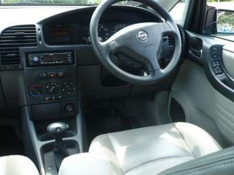 2004 Subaru Traviq Images