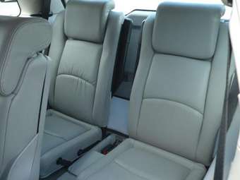 2004 Subaru Traviq Pictures