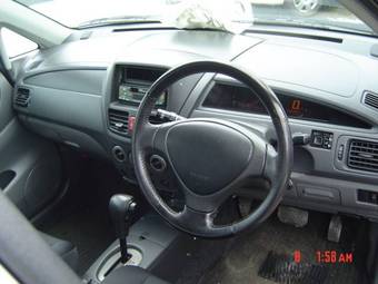 2003 Suzuki Aerio Sedan Images