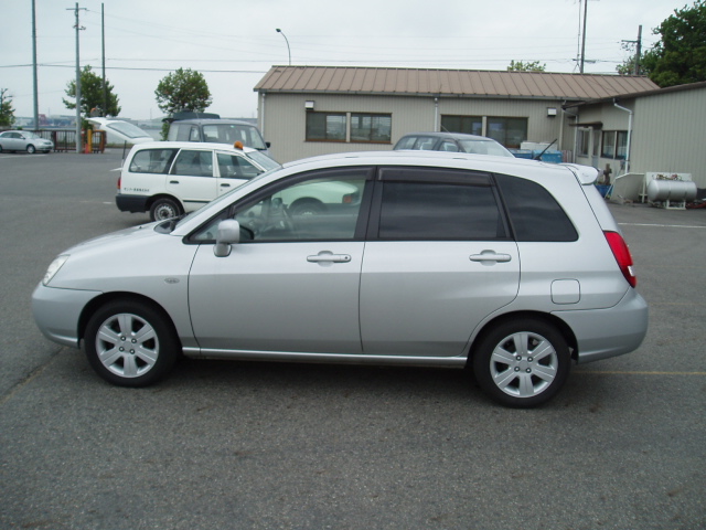 2001 Suzuki Aerio Wagon Pictures