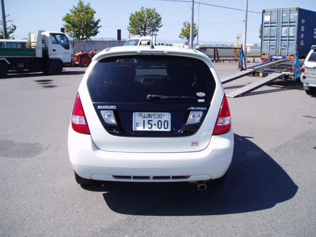 2001 Suzuki Aerio Wagon Pictures