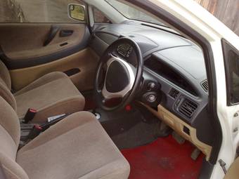 2001 Suzuki Aerio Wagon Pictures