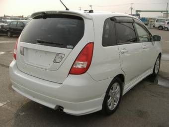 2003 Suzuki Aerio Wagon Pictures