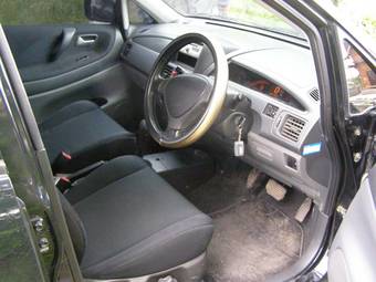 2003 Suzuki Aerio Wagon Pictures