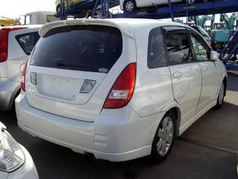 2003 Suzuki Aerio Wagon Pictures