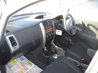 2004 Suzuki Aerio Wagon Images