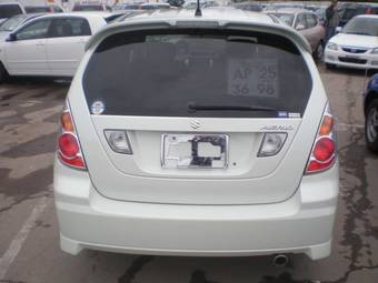 2004 Suzuki Aerio Wagon Photos