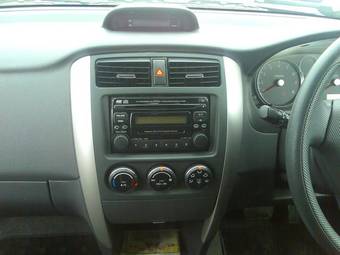 2005 Suzuki Aerio Wagon Photos