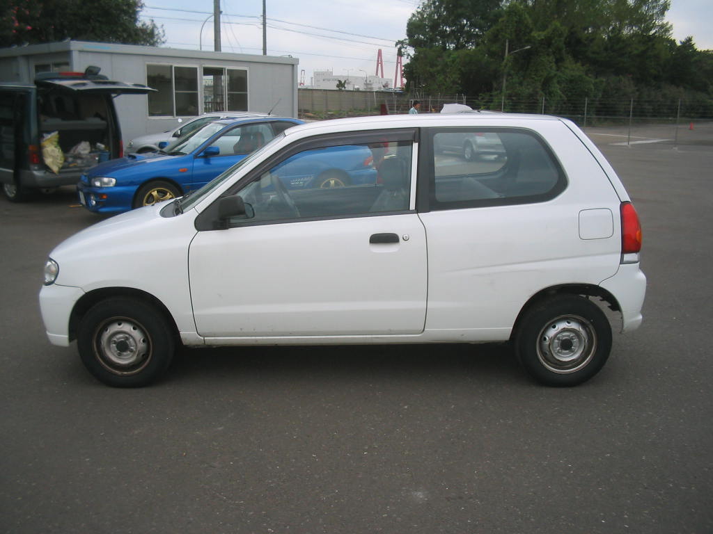 2001 Suzuki Alto Photos