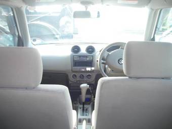 2005 Suzuki Alto Pictures