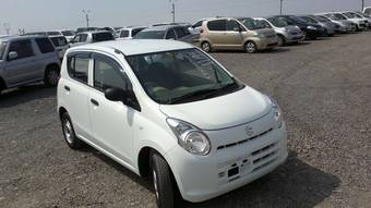 2011 Suzuki Alto Photos