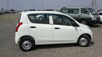 2011 Suzuki Alto Images