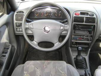2000 Suzuki Baleno Pictures