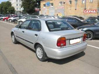 2001 Suzuki Baleno Images