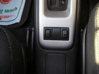 2002 Suzuki Chevrolet Cruze Photos