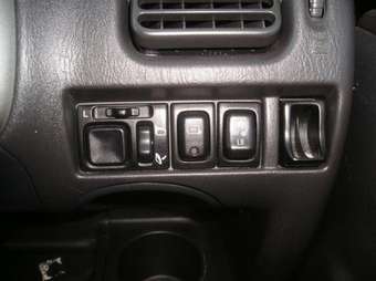2002 Suzuki Chevrolet Cruze Pictures