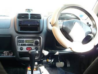 2002 Suzuki Chevrolet Cruze Pictures